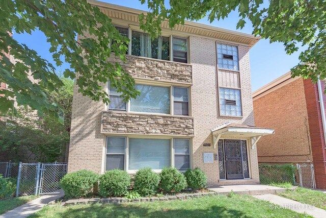 Property Photo:  5942 W Addison Street 1  IL 60634 