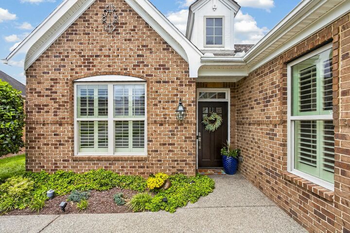Property Photo:  198 Cobbler Cir  TN 37075 