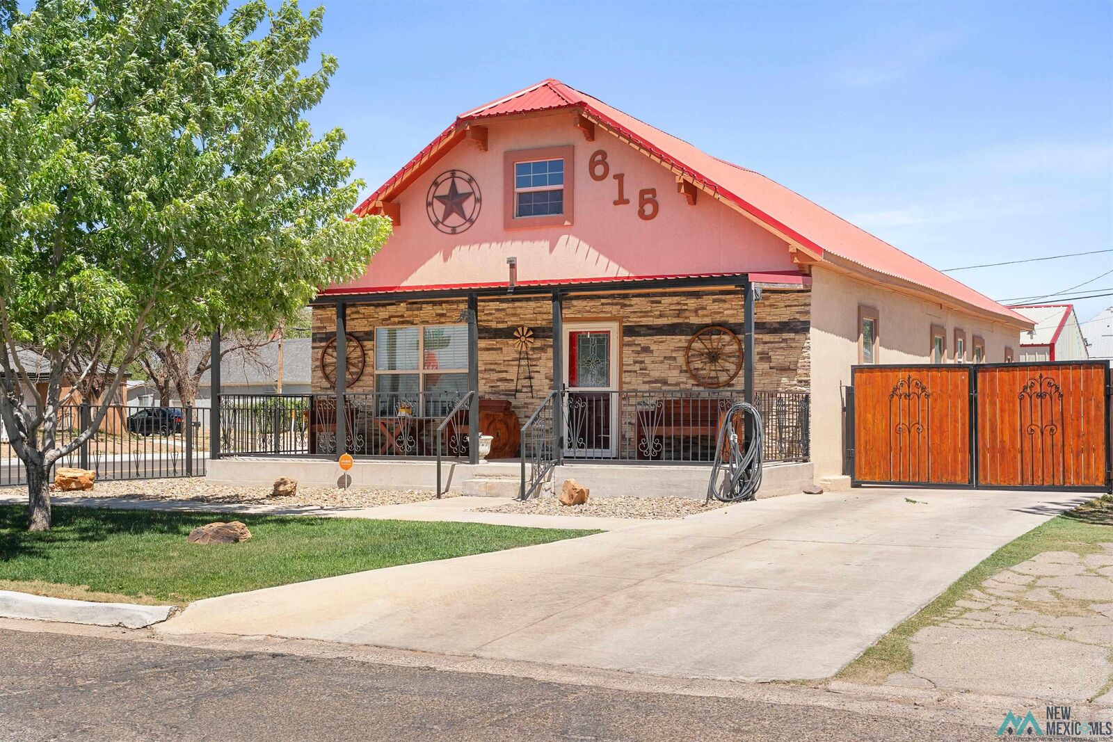 Property Photo: 615 Gidding Street NM 88101