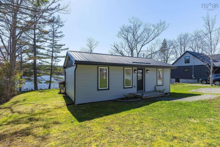 Property Photo:  1392 Beaverbank Road  NS B4G 1E8 