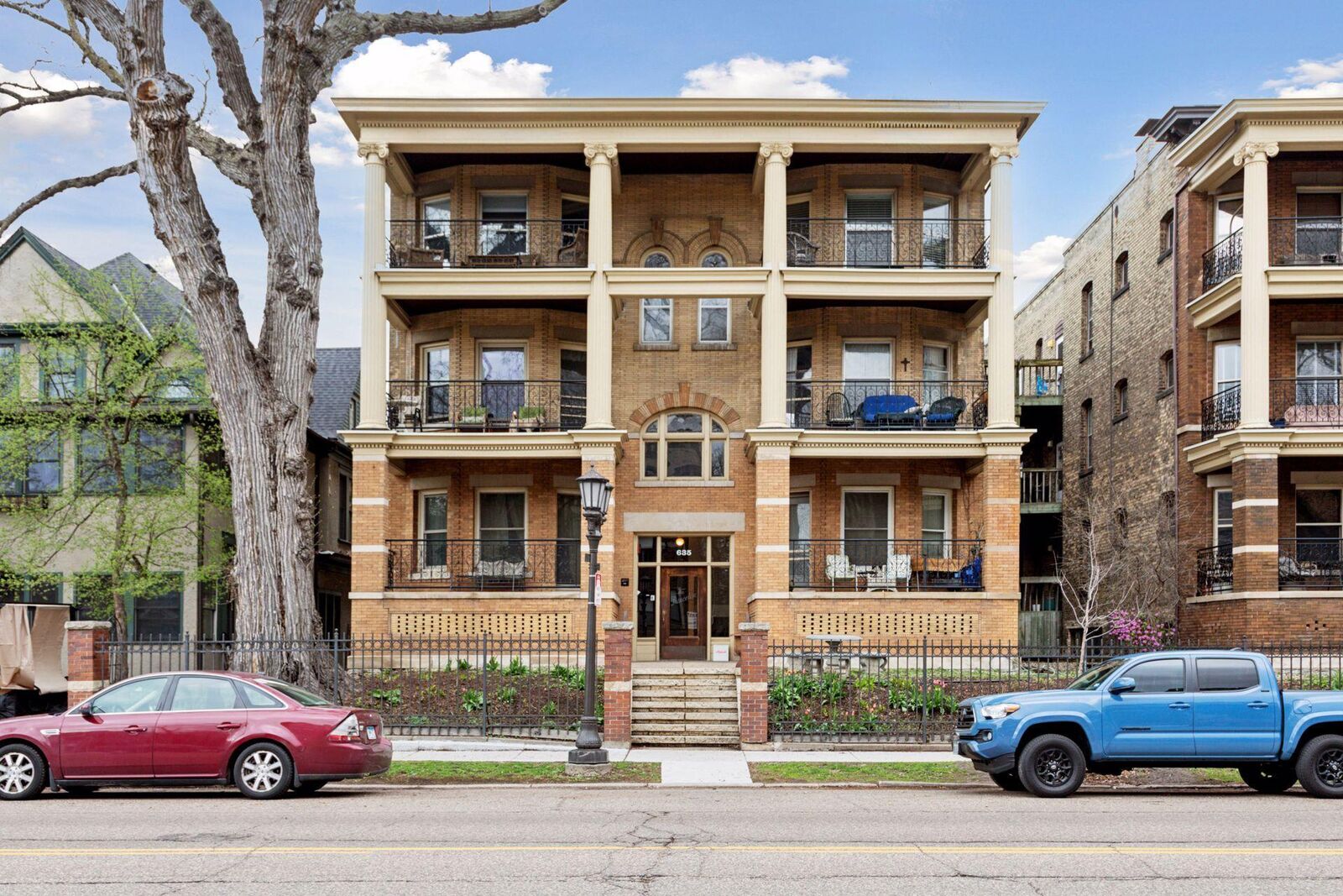 Property Photo:  635 Grand Avenue A  MN 55105 