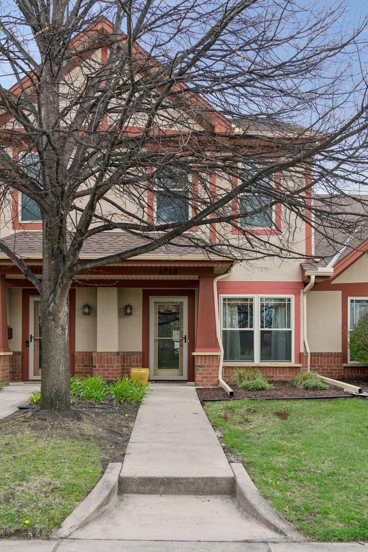 Property Photo:  4738 N Humboldt Avenue N  MN 55430 