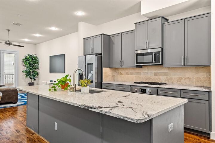 Property Photo:  4211 Rawlins Street 252  TX 75219 