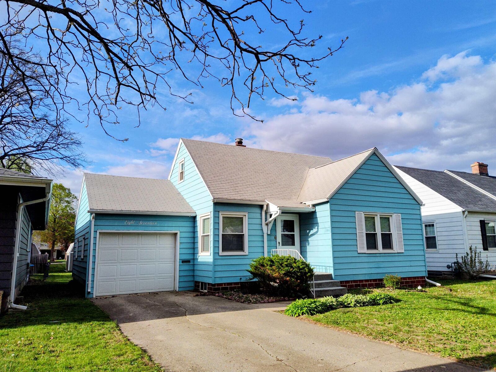 Property Photo:  817 E 4th St  IA 51301 