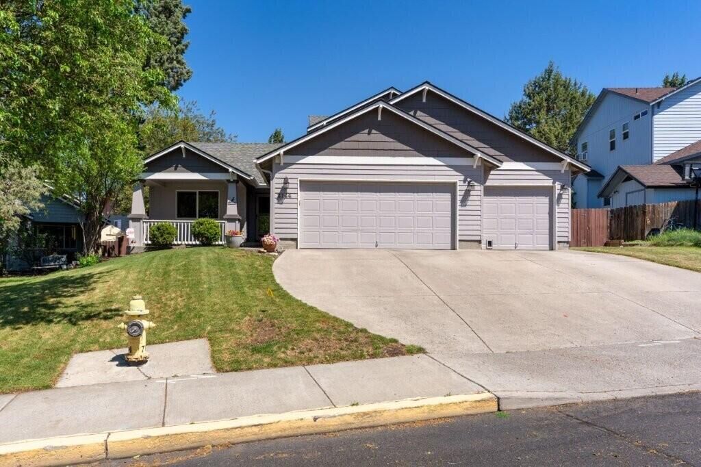 Property Photo:  2144 SW 37th Street  OR 97756 