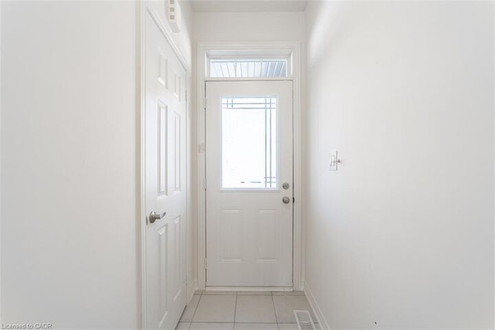Property Photo:  24 Westfield Crescent  ON L8B 1Y1 