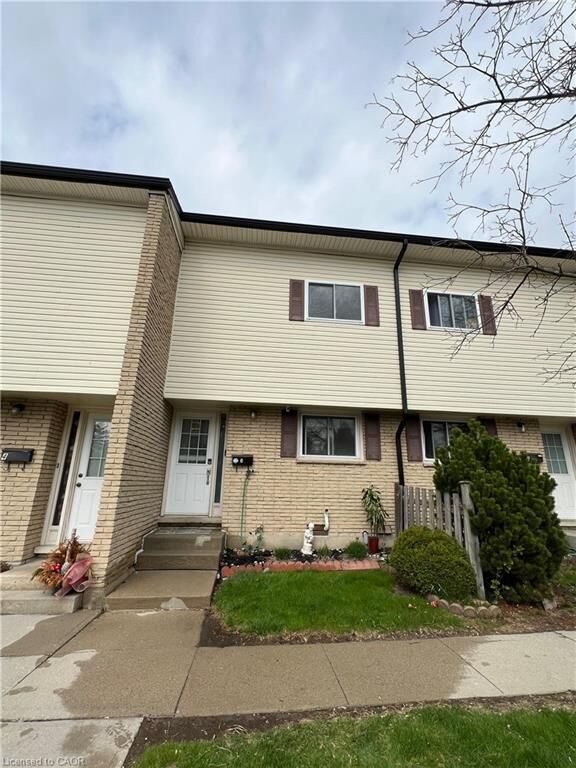 Property Photo:  211 Veronica Drive A5  ON N2A 2R8 