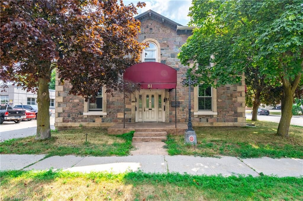 Property Photo:  81 Water Street S 4  ON N1R 3C9 