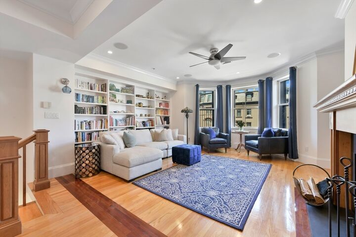Property Photo:  249 Beacon St Ph  MA 02116 
