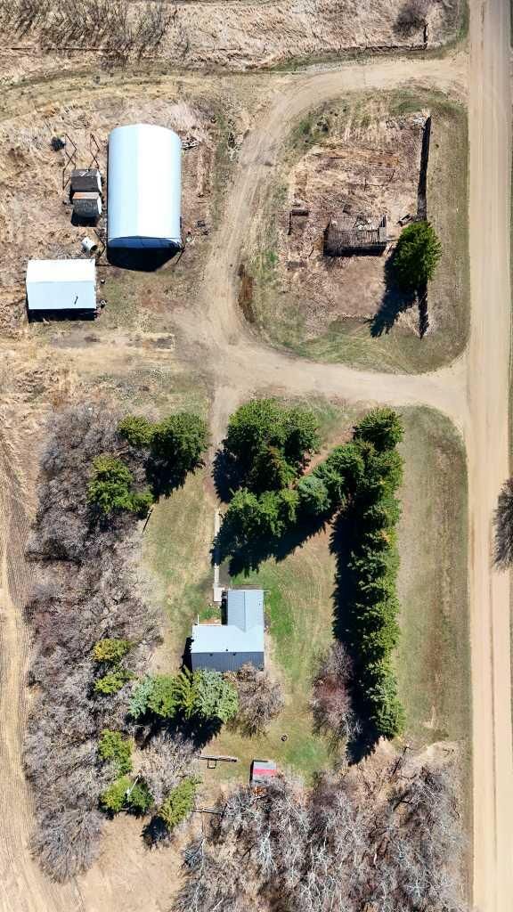Property Photo:  42445 Rge Rd 221  AB T0B 0H0 