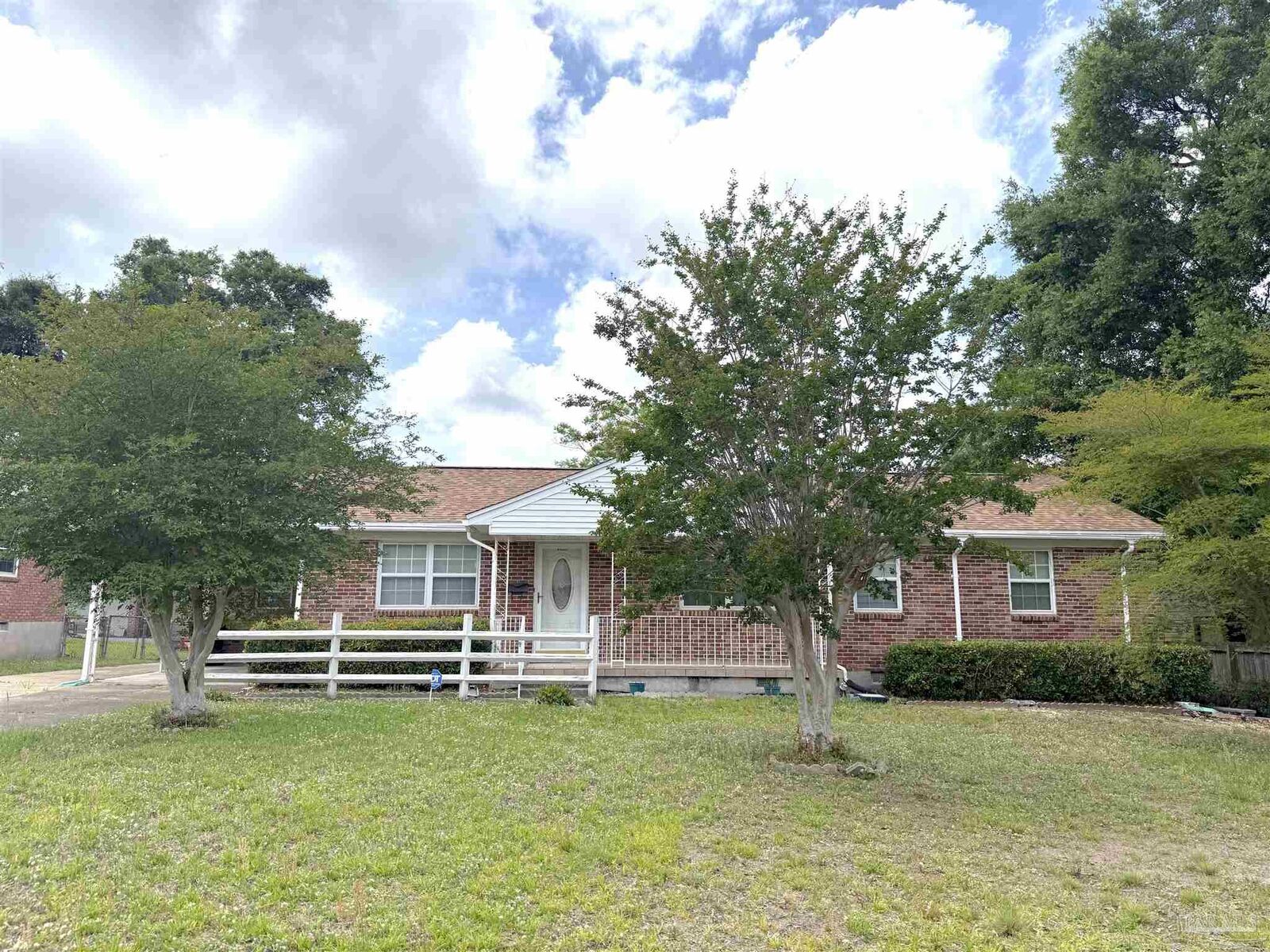 Property Photo:  744 Boxwood Dr  FL 32503 