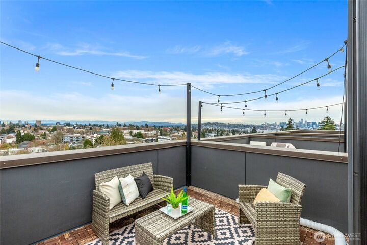 Property Photo:  908 N 46th Street F  WA 98103 