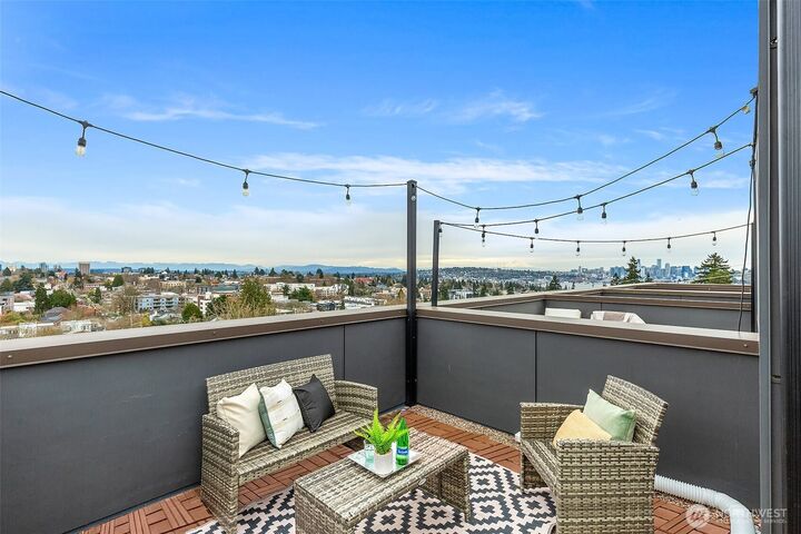 Property Photo:  908 N 46th Street F  WA 98103 