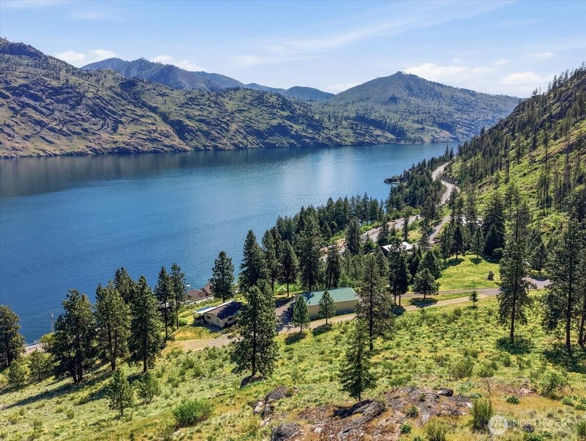 Property Photo:  170  Hania Lane  WA 98816 