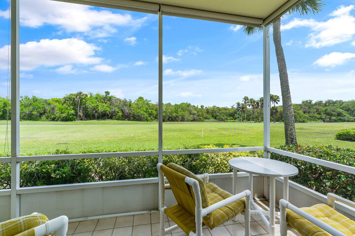 Property Photo:  19 Vis Gdns Trail  FL 32962 