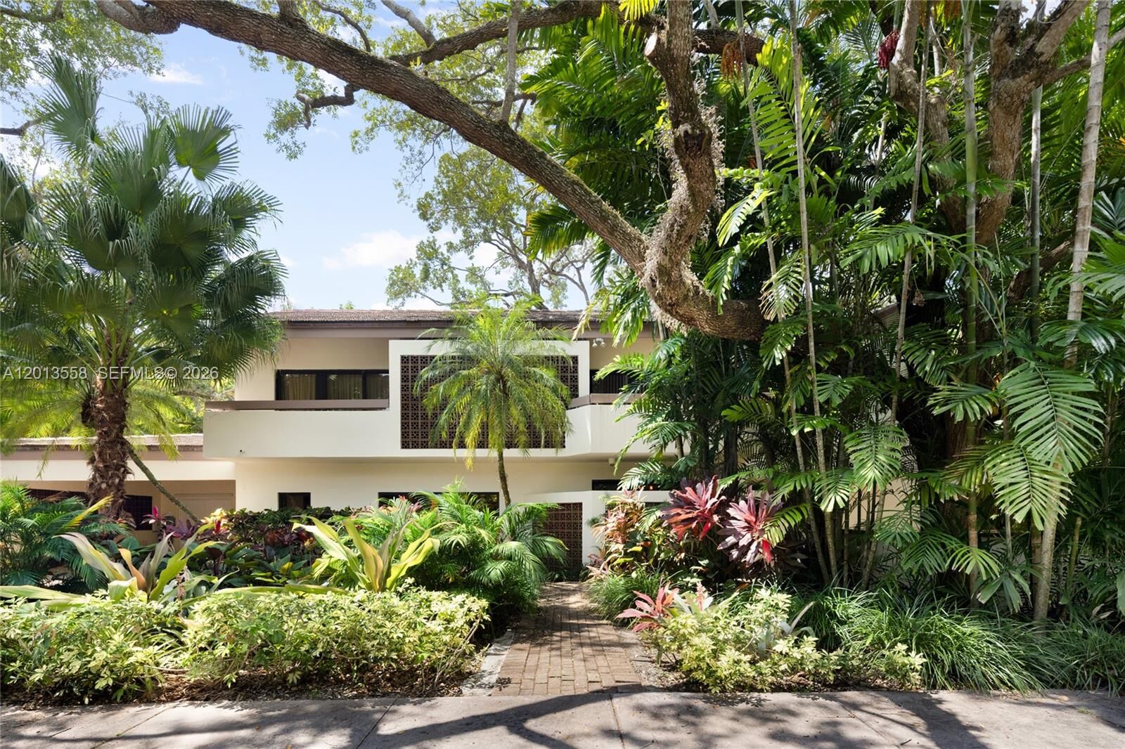 Property Photo: 142 San Souci Dr FL 33133