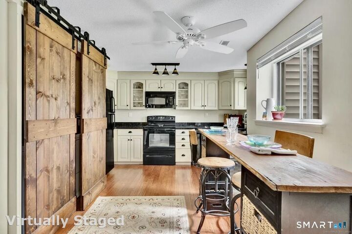 Property Photo:  74 Hollister Way South 74  CT 06033 