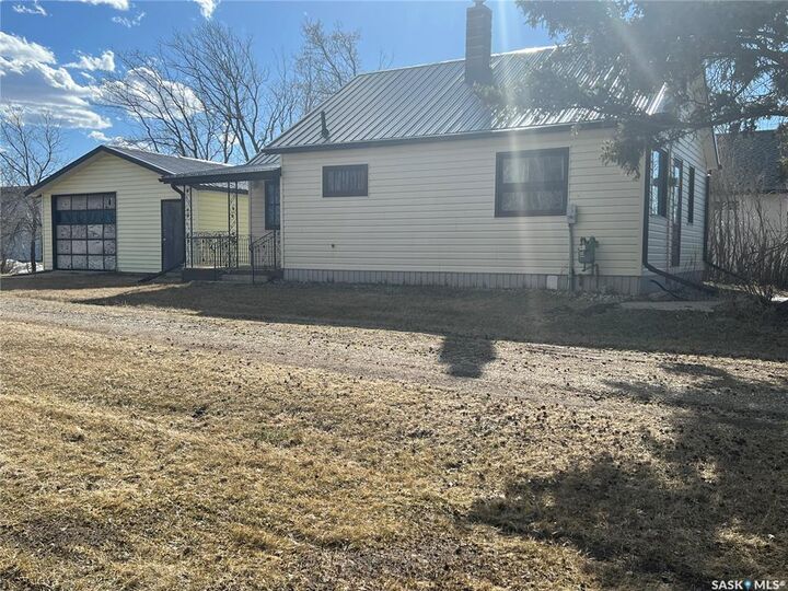 Property Photo: 301 Gonczy Avenue SK S0A 0X0