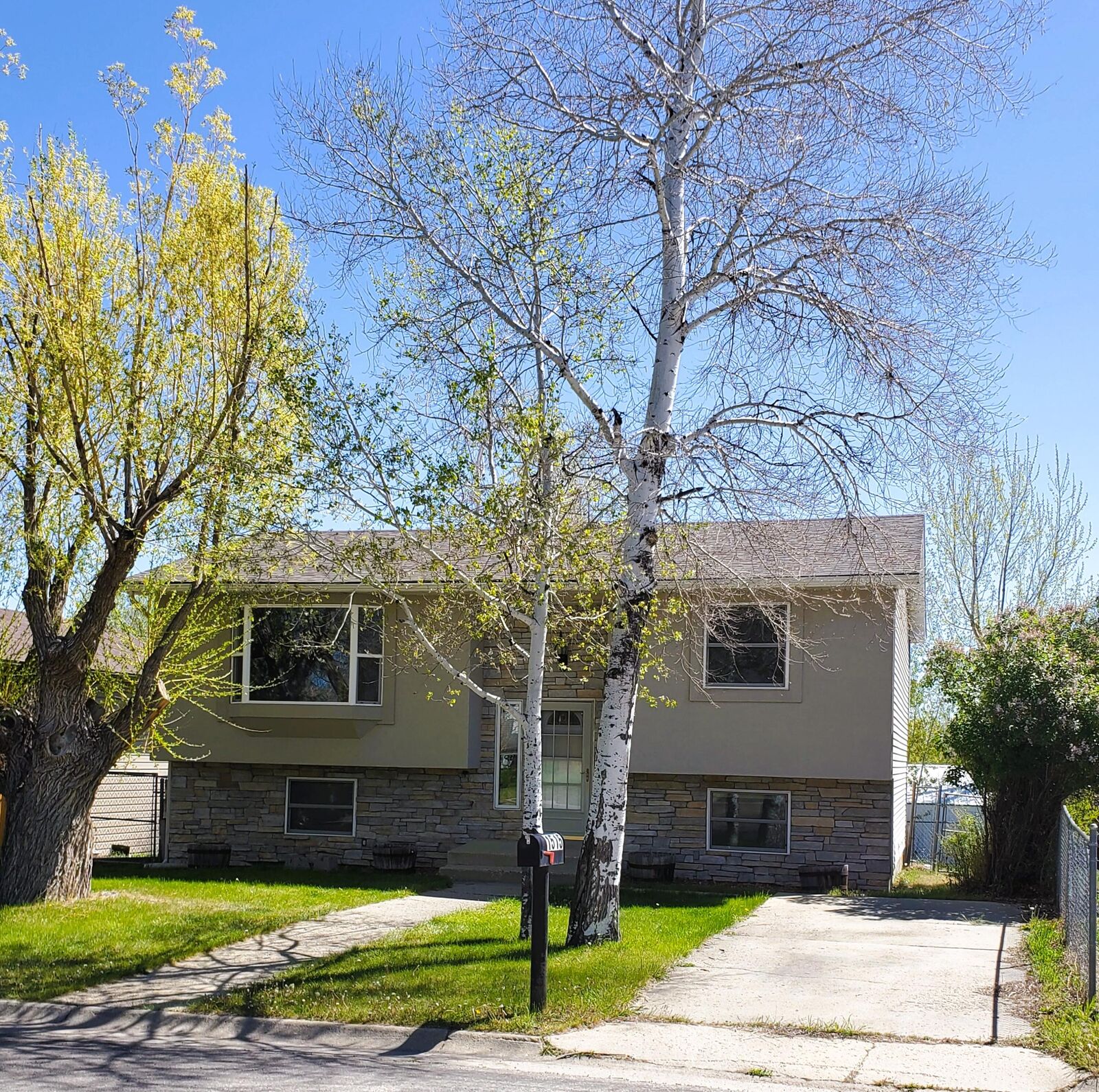 Property Photo: 1515 Holmes Avenue WY 82801