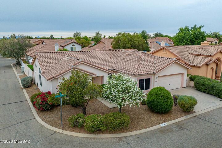 Property Photo: 9831 N Double Diamond Place AZ 85742