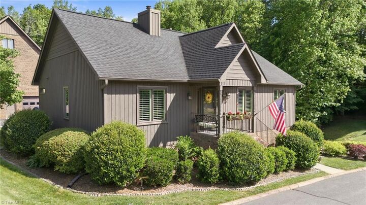 Property Photo:  601 Ridgehaven Drive  NC 27104 