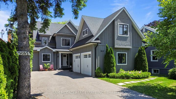 Property Photo: 3047 Grenville Drive ON L5A 2P6