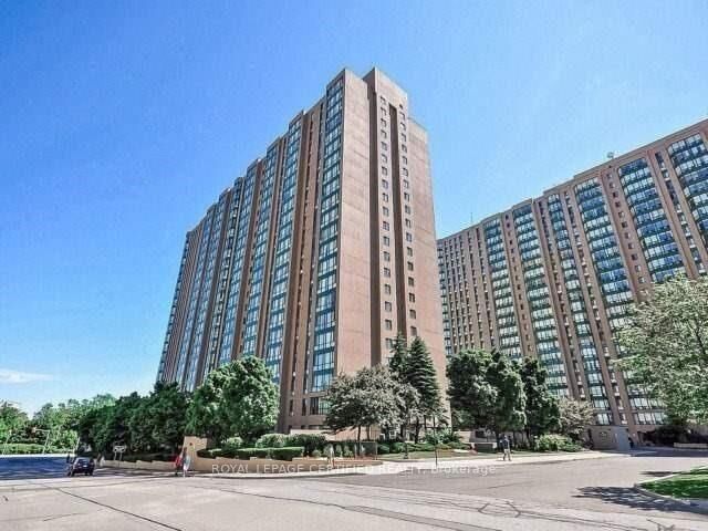 Property Photo: 145 Hillcrest Avenue 910 ON L5B 3Z1