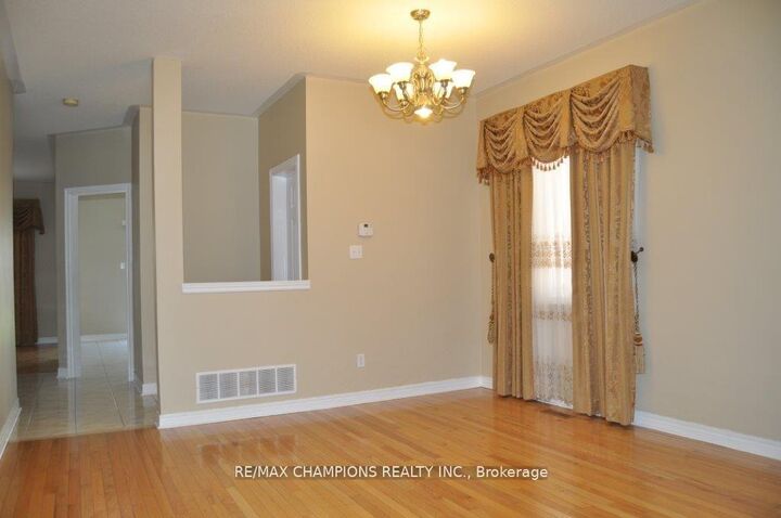 Property Photo: 104 Masters Green Crescent ON L7A 3K2