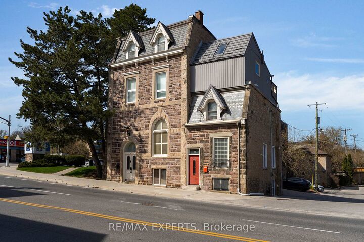 Property Photo:  130 St David Street S  ON N1M 2L3 