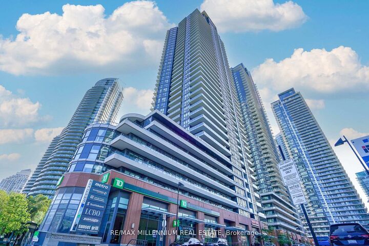 2212 Lake Shore Boulevard W 308 — photo 1