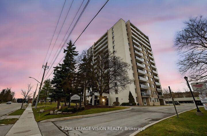 Property Photo:  81 Millside Drive 1002  ON L9T 3X4 