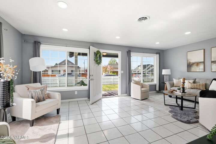 Property Photo:  211 E Naches Ave  WA 98936 