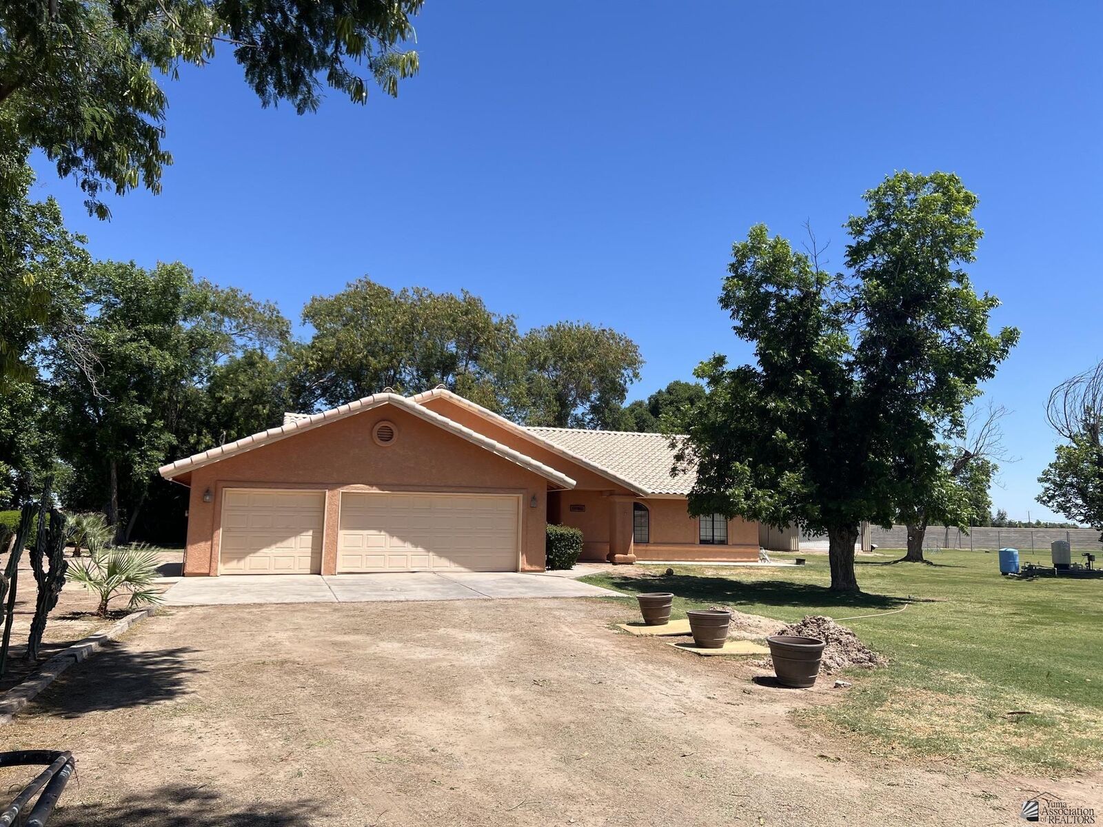 Property Photo: 4242 W County 15 St AZ 85350