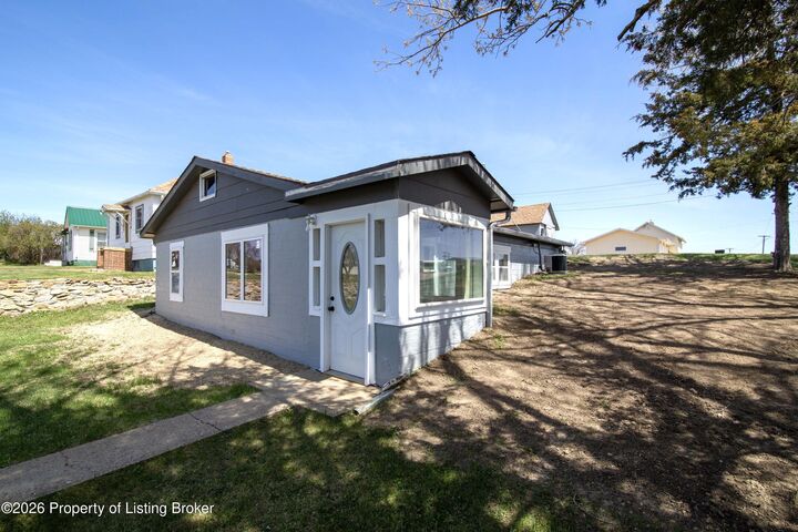 Property Photo:  101 Illinois Avenue  ND 58646 