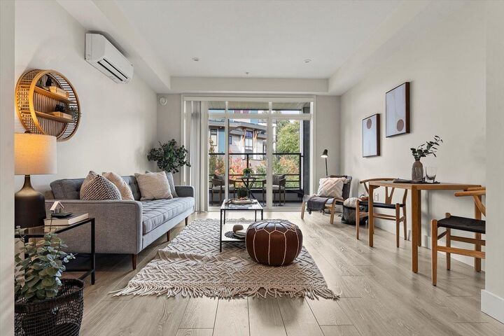 Property Photo: 45510 Market Way 312 BC V2R 6E1