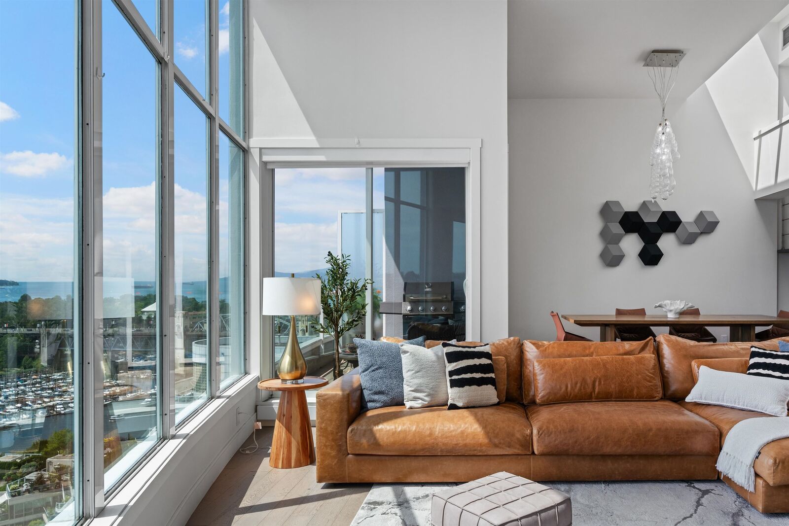 Photo de la propriété: 1500 Howe Street 2403 BC V6Z 2N1