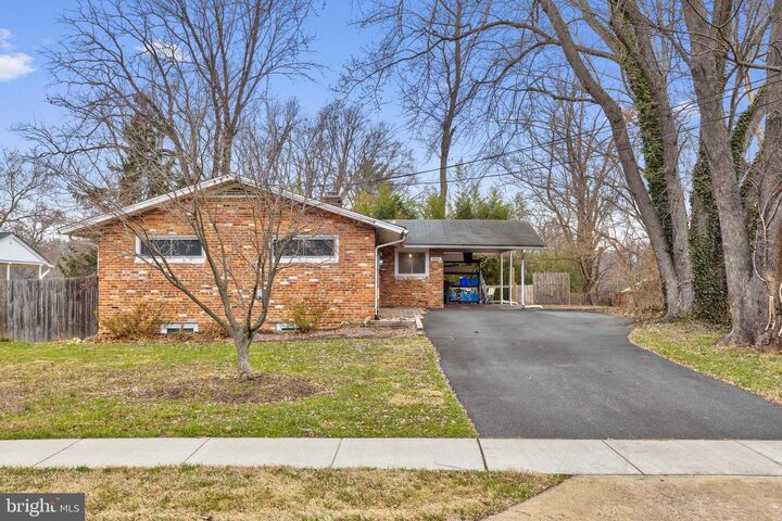 Property Photo:  9920 Pinehurst Avenue  VA 22030 
