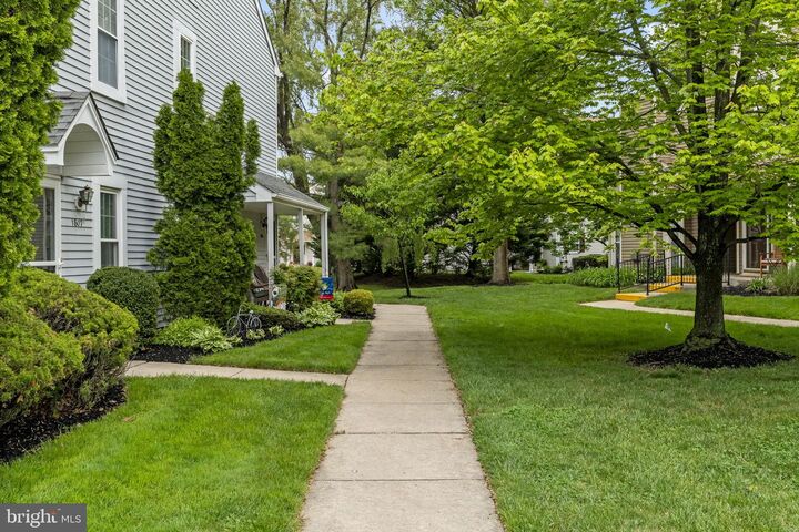 Property Photo:  