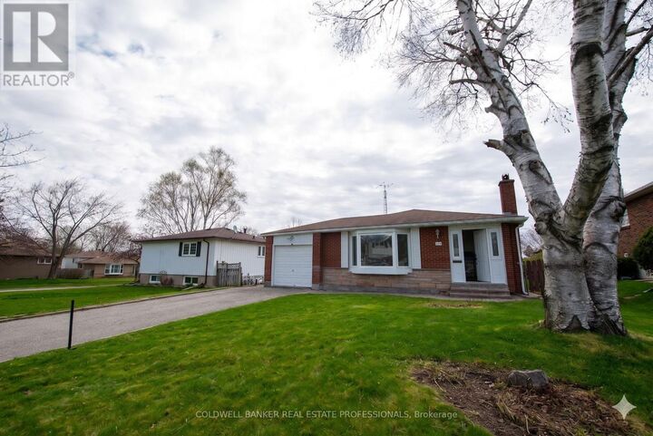 Property Photo:  133 Clover Ridge Drive East  ON L1S 1H3 