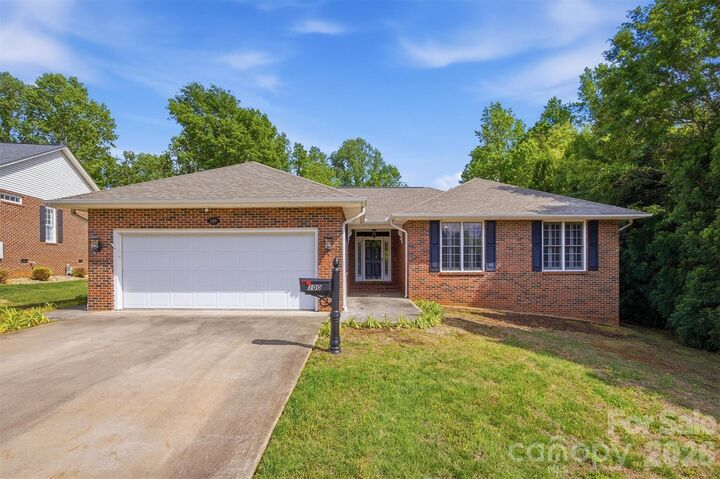 Property Photo:  100 Crosscreek Drive  NC 28655 