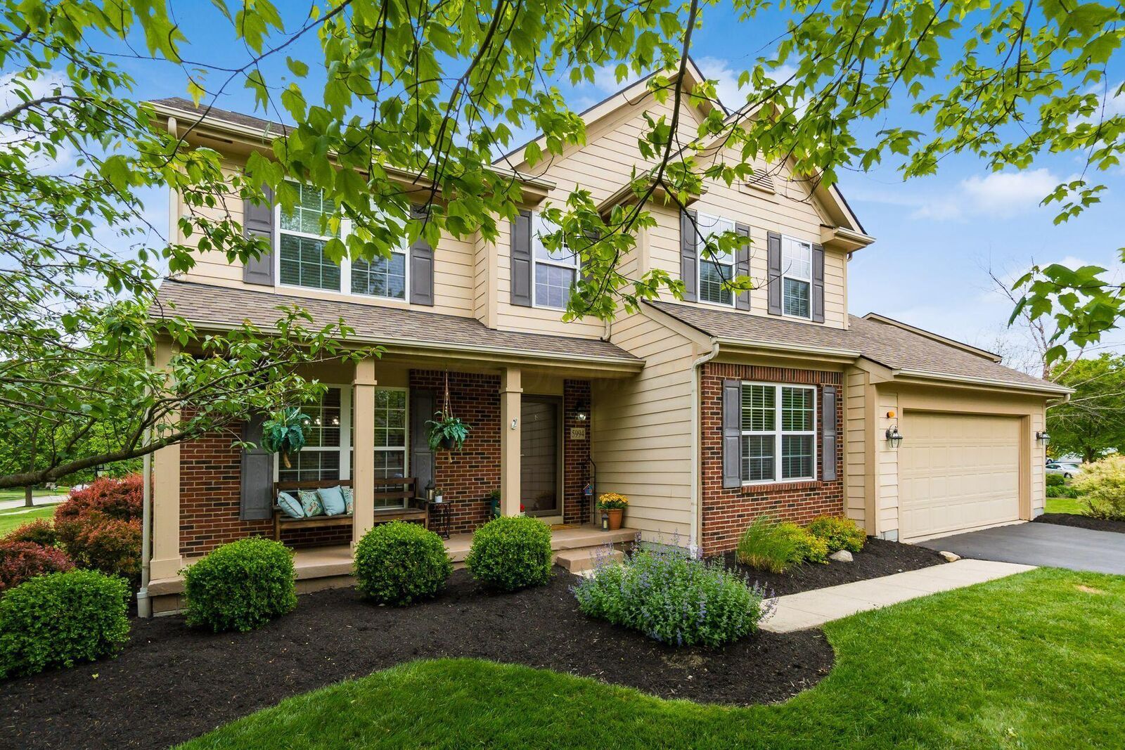 Property Photo:  5994 Hampton Corners S  OH 43026 