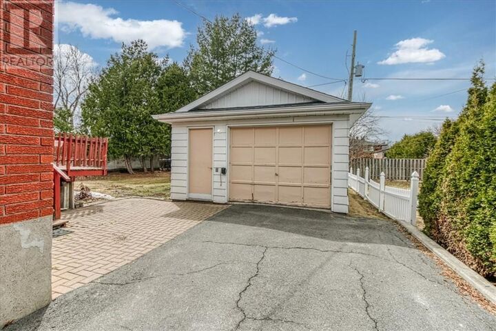 Property Photo:  208 Claudia Court  ON P3A 4C2 