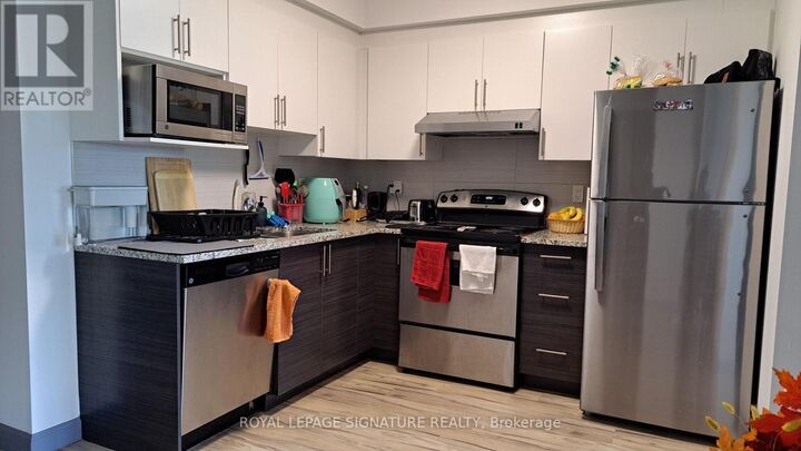 Property Photo:  258B Sunview Street 282  ON N2L 0H7 