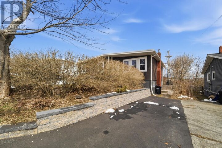 Property Photo:  30 Pleasantville Avenue  NL A1A 1K8 