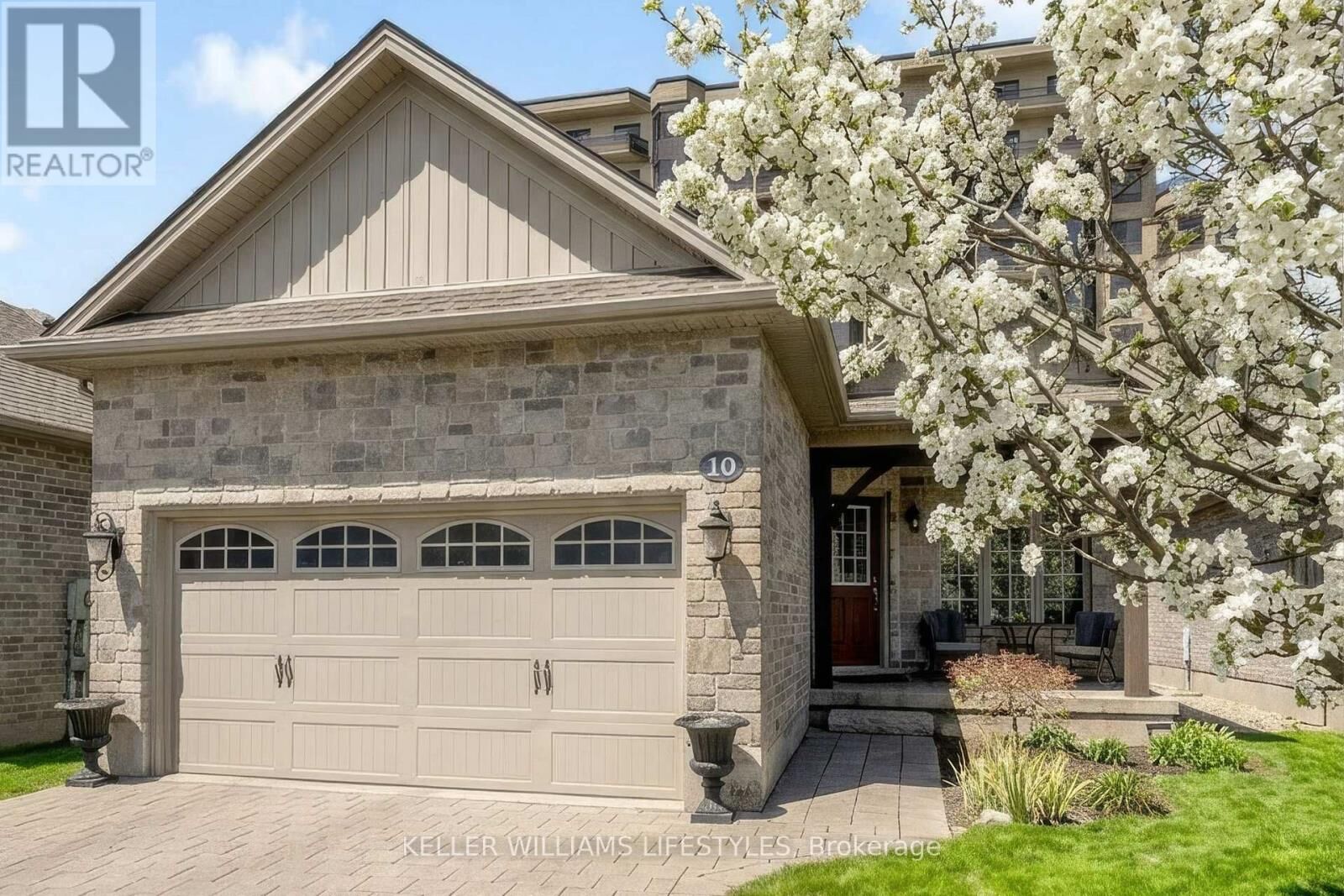 Property Photo:  1144 Coronation Drive 10  ON N6G 5S1 