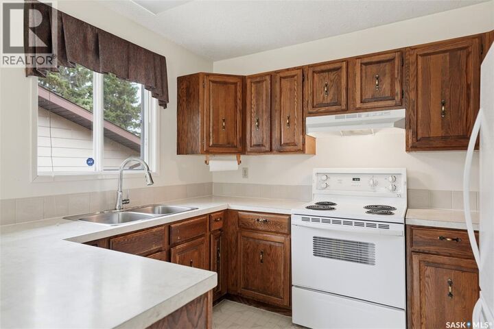 Property Photo:  230 Silverwood Road  SK S7K 5R9 