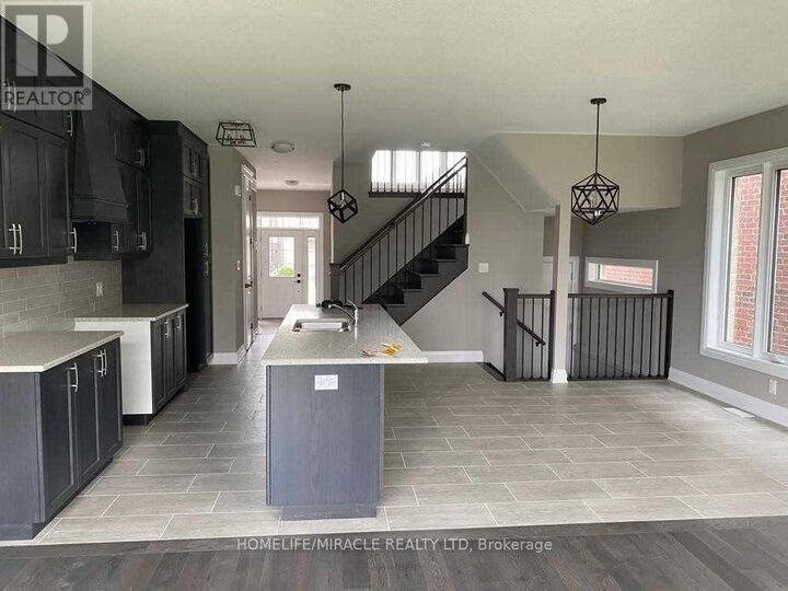 Property Photo:  212 Woodbine Avenue  ON N2R 1Y5 