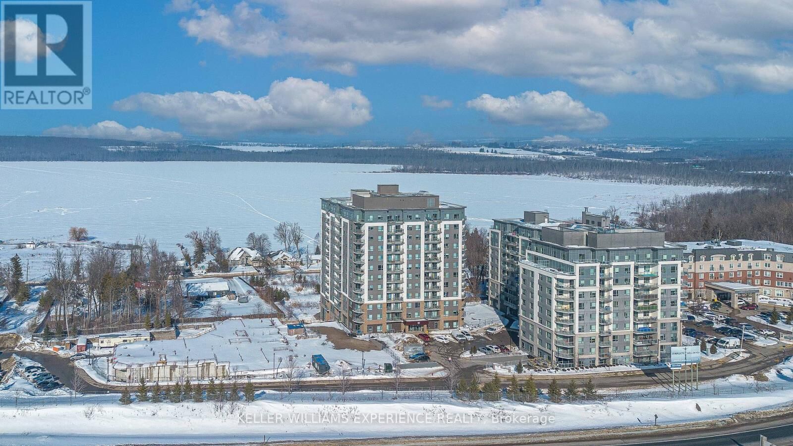 Property Photo:  56 Lakeside Terrace 808  ON L4M 0L4 