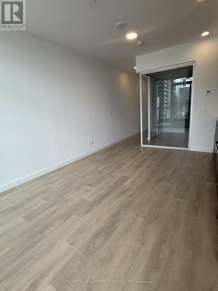 Property Photo:  75 Billes Heights 338  ON M2K 0J8 