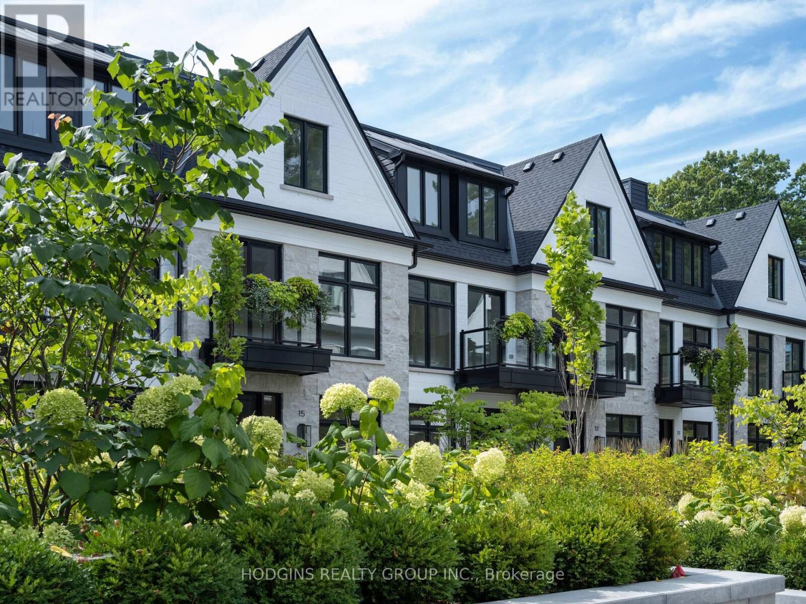 Property Photo:  1136 Mona Road 4  ON L5G 0C8 